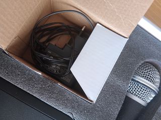 Micrófono inalámbrico nuevo. Usado solo una vez