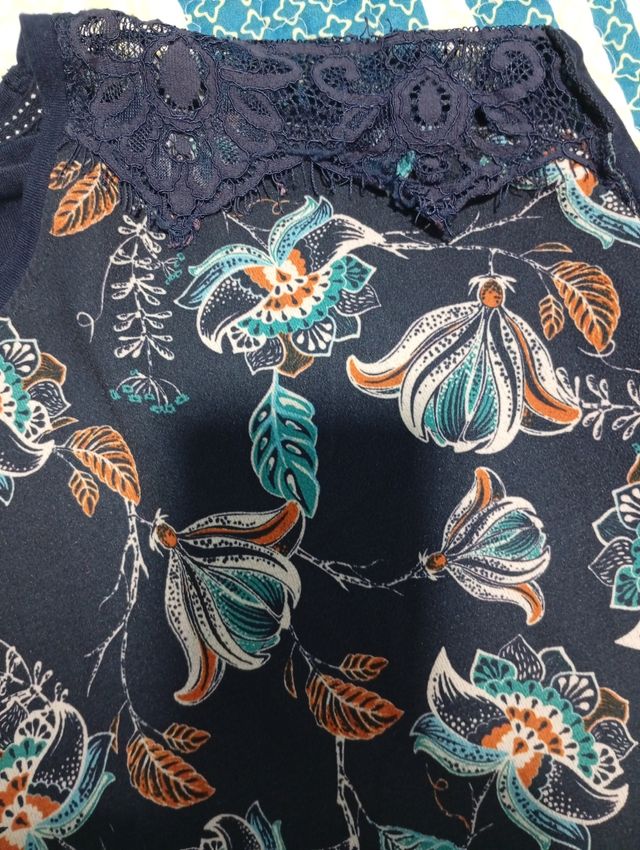 Camiseta estampada azul marino