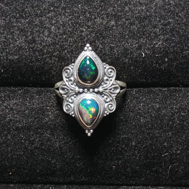 Anillo de plata con ópalo