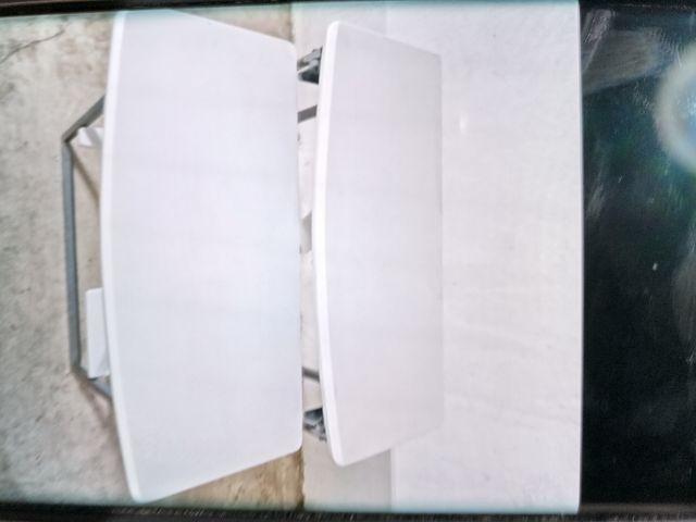 Mesa plegable blanca metalica