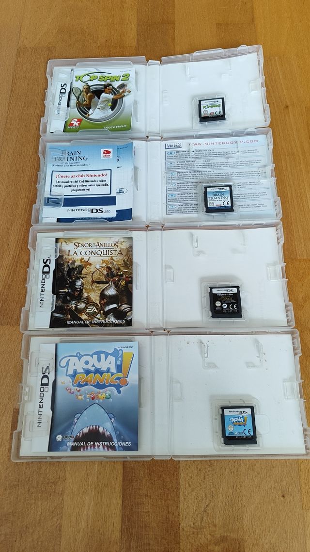 Nintendo DS Lite Blanca en caja + 4 juegos
