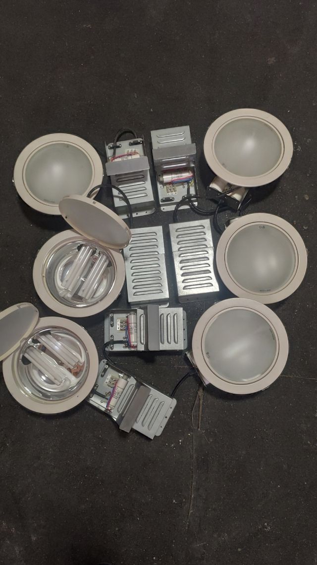 6 Focos bajo consumo + 6 Reactores