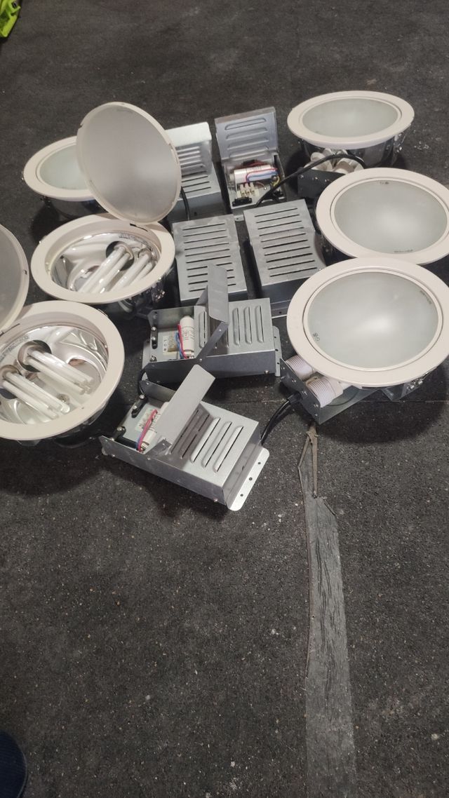 6 Focos bajo consumo + 6 Reactores