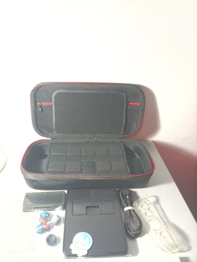 Estuche Nintendo Switch - 16 en 1
