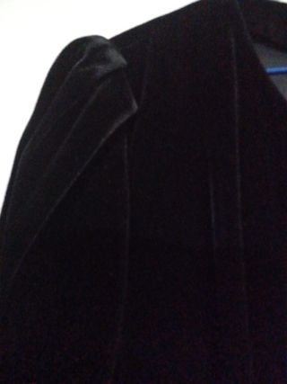 Vestido negro de terciopelo para mantilla