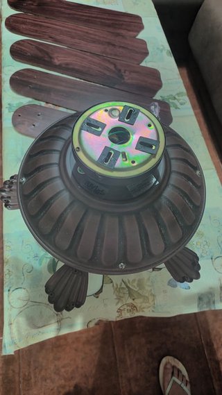 Ventilador techo con lámpara - marrón