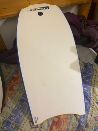 Funda neopreno y dos tablas de surf