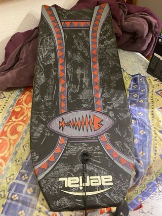 Funda neopreno y dos tablas de surf