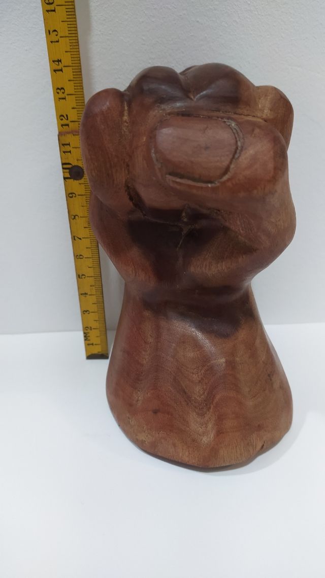 Scultura Mano Legno