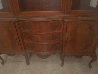 Vitrina antigua de madera