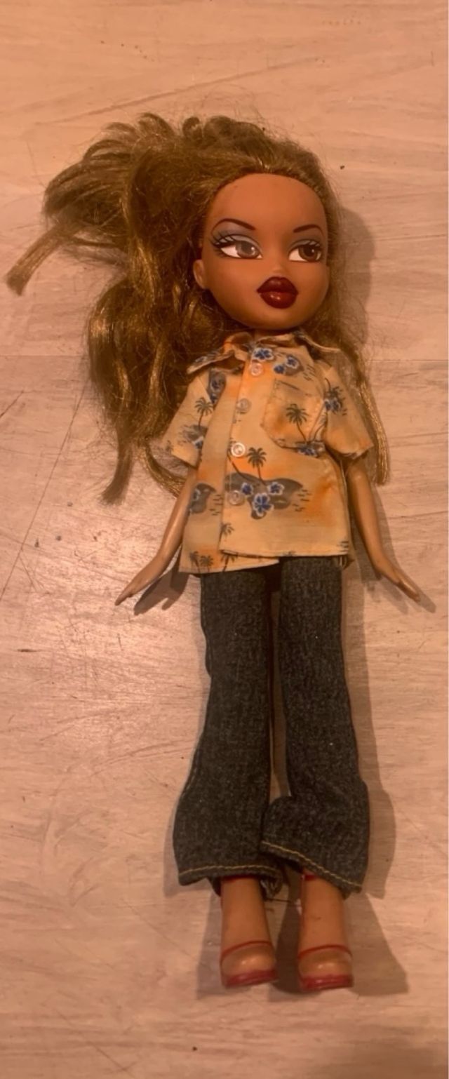 Bratz Cloe - Bambola con Abiti