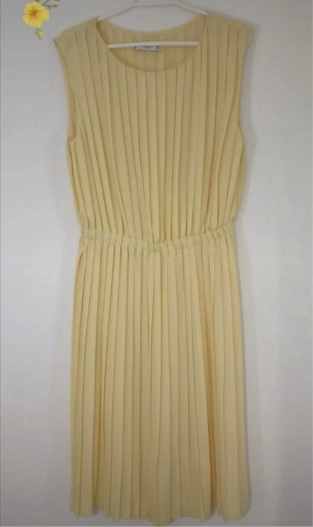 Vestido plisado Mango amarillo