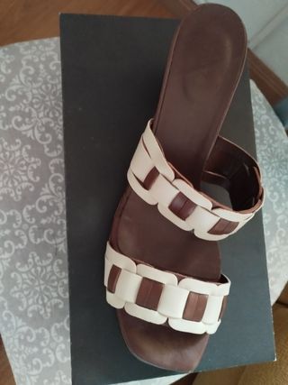 Sandalias piel beige-marrón