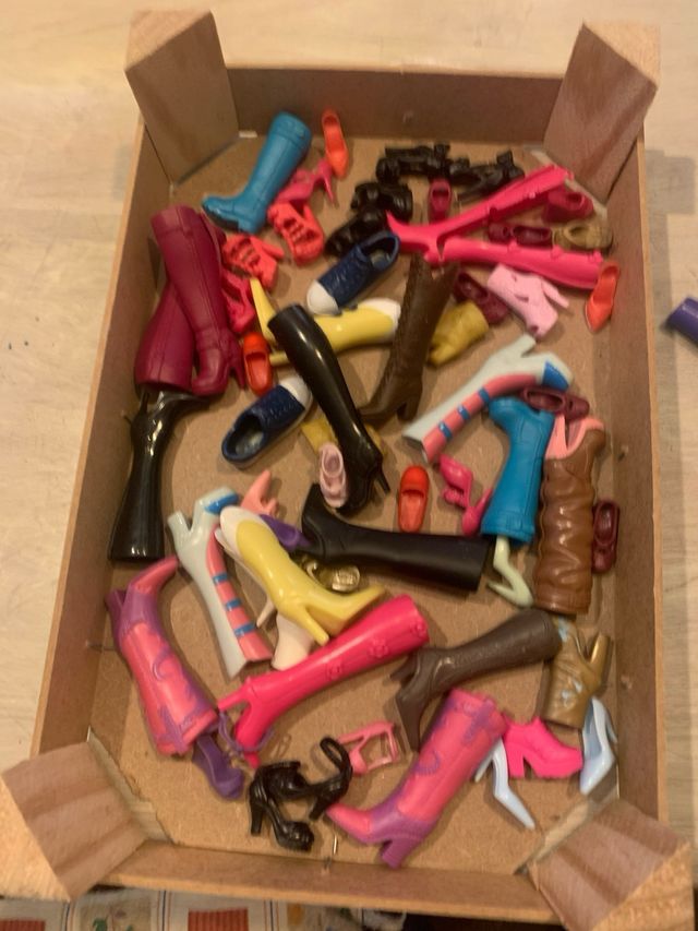 Scarpe bambole Bratz - monster-barbie