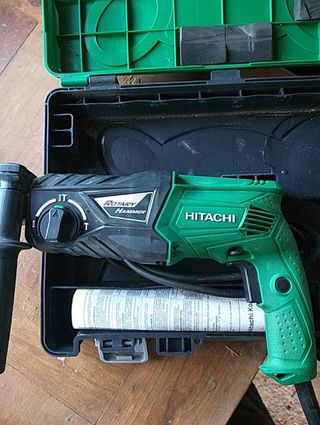 Taladro martillo percutor Hitachi DH24PH