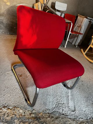 Butaca roja vintage metal