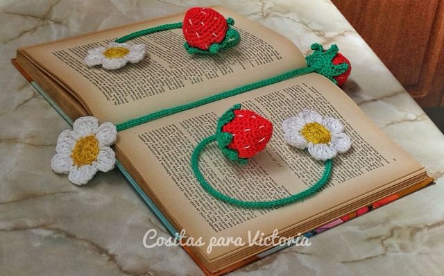 Crochet: marcapáginas de fresa... Consulta lote ❤️