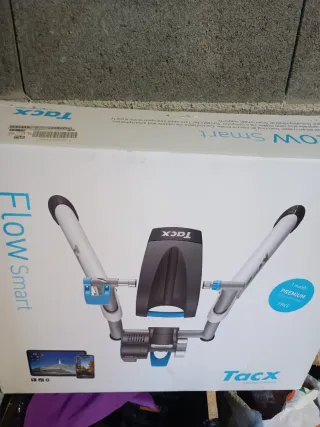 Rodillo Tacx flow+ Bicicleta