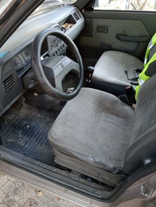 Peugeot 309 1989