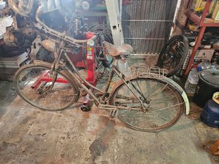 Bicicleta antigua mujer