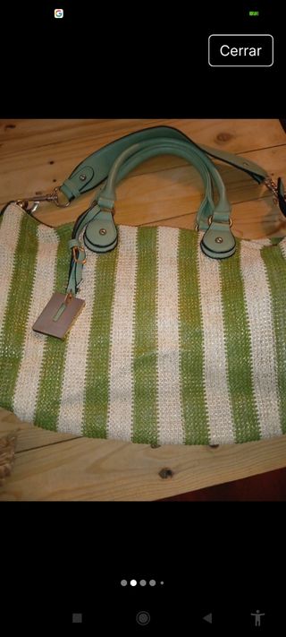 2 bolsos: beige y verde