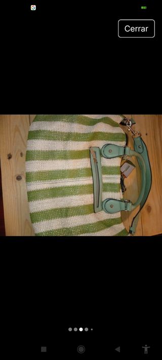 2 bolsos: beige y verde