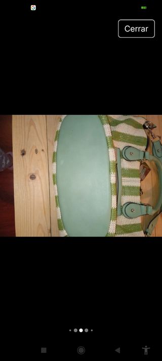 2 bolsos: beige y verde