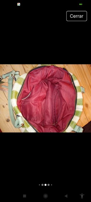 2 bolsos: beige y verde