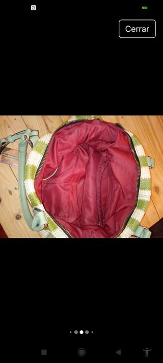 2 bolsos: beige y verde