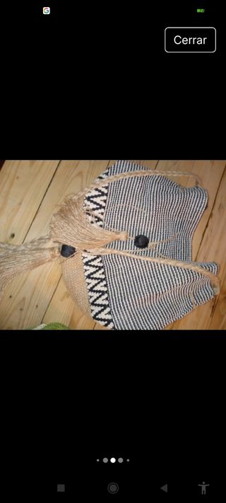 2 bolsos: beige y verde