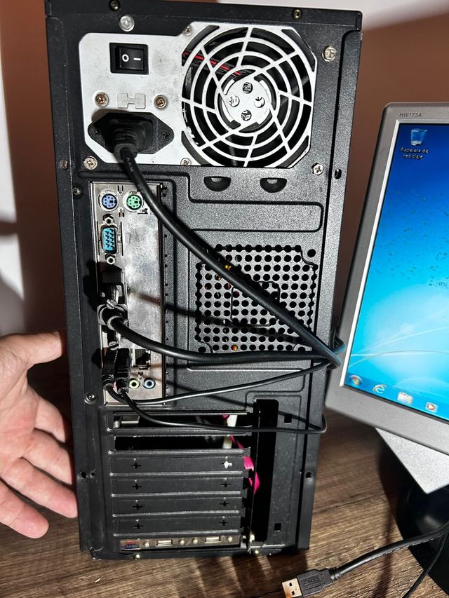 Ordenador sobremesa Tecno negro