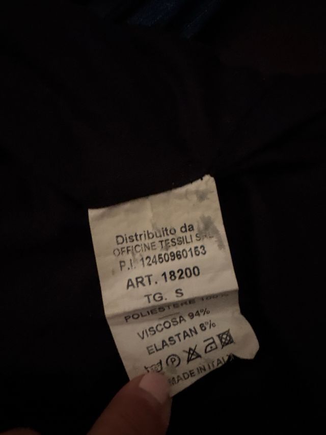 Vestito nero con balze