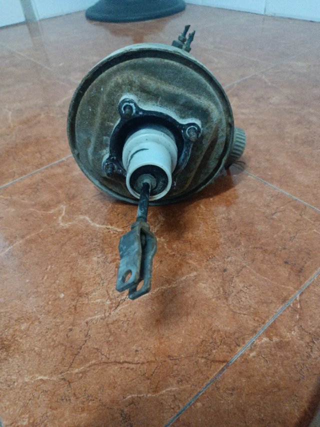 Opel Corsa A servo con bomba de freno
