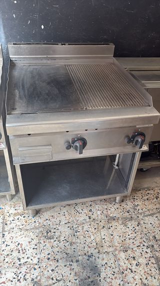 Plancha gas 2 fuegos mitad lisa,mitad estriada
