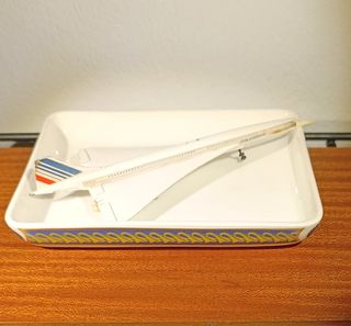 Colección. CONCORDE. Bandeja y maqueta