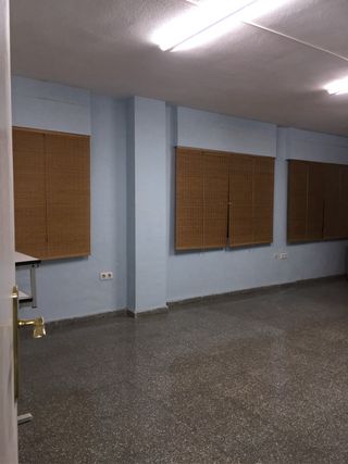 entresuelo independiente en centro de Elda. Local