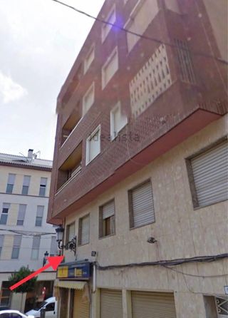 entresuelo independiente en centro de Elda. Local