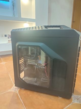 Torre cool máster storm negra