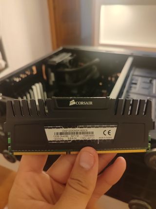 Torre cool máster storm negra