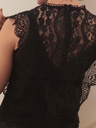 Blusa negra encaje talla S