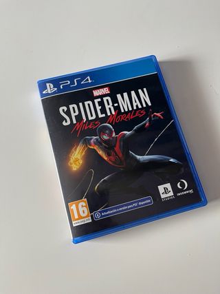 PS4 (PlayStation 4) + 2 mandos + 4 juegos