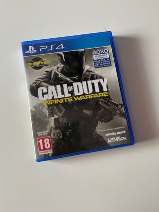 PS4 (PlayStation 4) + 2 mandos + 4 juegos