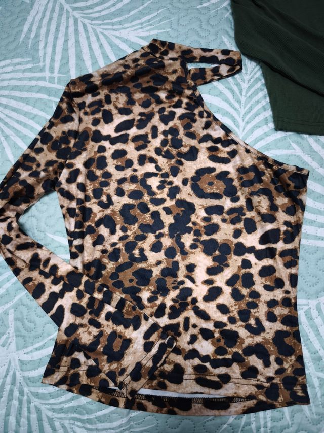 2 camisetas manga larga: leopardo & verde