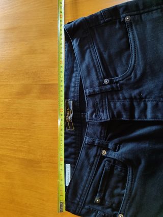 Pantalón vaquero corto negro