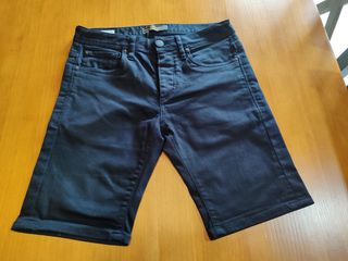 Pantalón vaquero corto negro