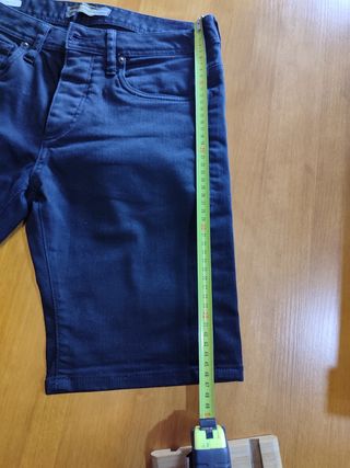 Pantalón vaquero corto negro