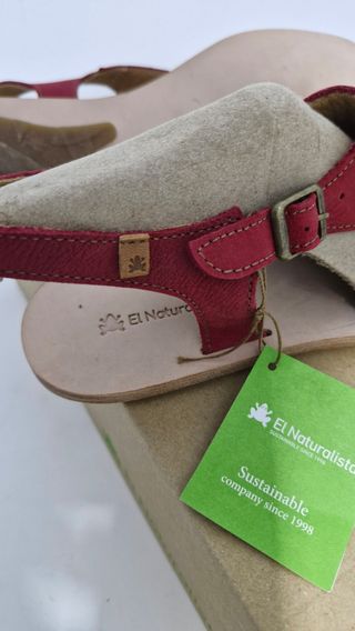 Sandalias rojas El Naturalista
