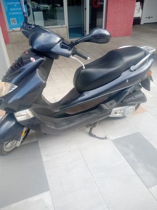 Kymco 125cc: Scooter en buen estado