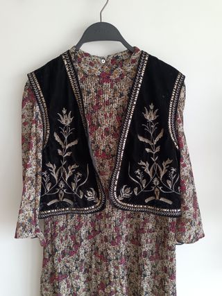 Vestido Zara flores - Talla XS.