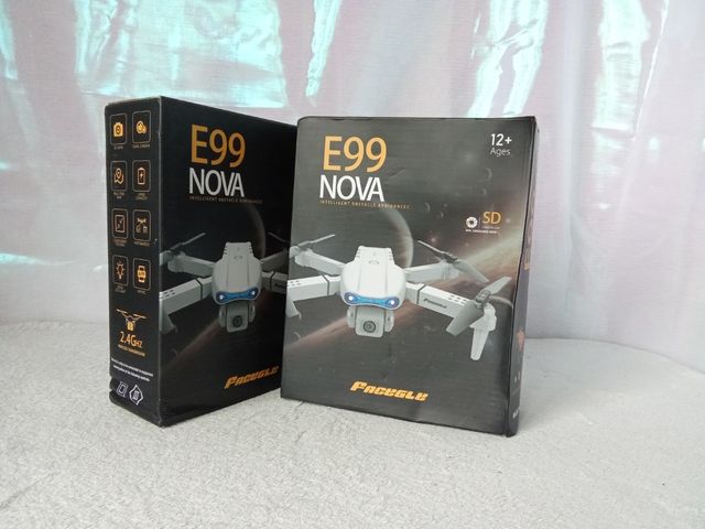 Dron nuevo con cámara de color negro